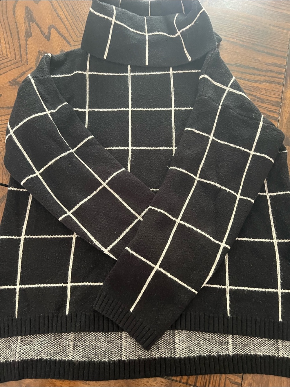 KIRUNDO Women’s M Black White Grid Knit Turtleneck Long Sleeve  Sweater # 498